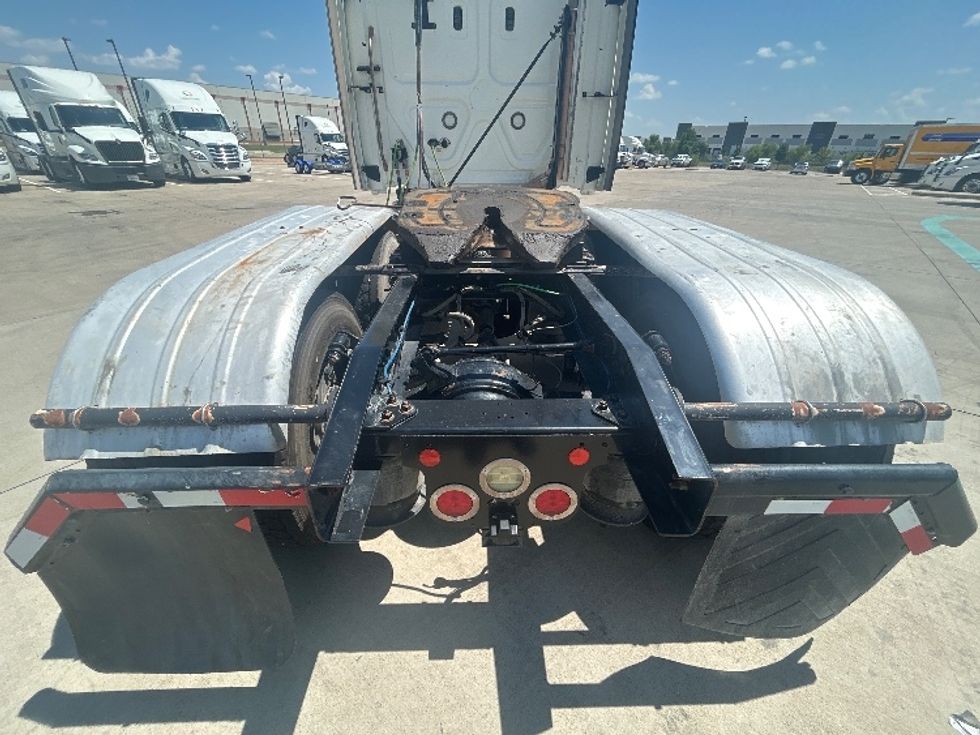 Sleeper Tractor-Heavy Duty Tractors-Freightliner-2019-T12664ST-Fort Worth-TX-284,164\n\t\tmiles-$ 77,750 - Image 6