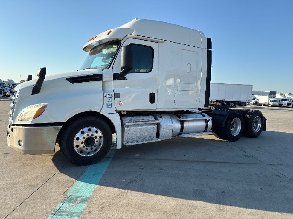 Sleeper Tractor-Heavy Duty Tractors-Freightliner-2019-T12664ST-Fort Worth-TX-297,135\n\t\tmiles-$ 76,250 - Image 3