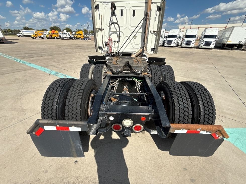 Sleeper Tractor-Heavy Duty Tractors-Freightliner-2019-T12664ST-Fort Worth-TX-297,135\n\t\tmiles-$ 76,250 - Image 6