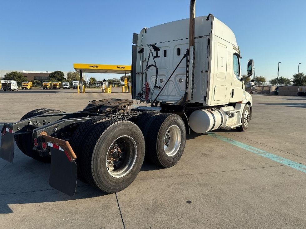 Sleeper Tractor-Heavy Duty Tractors-Freightliner-2019-T12664ST-Fort Worth-TX-297,135\n\t\tmiles-$ 76,250 - Image 7