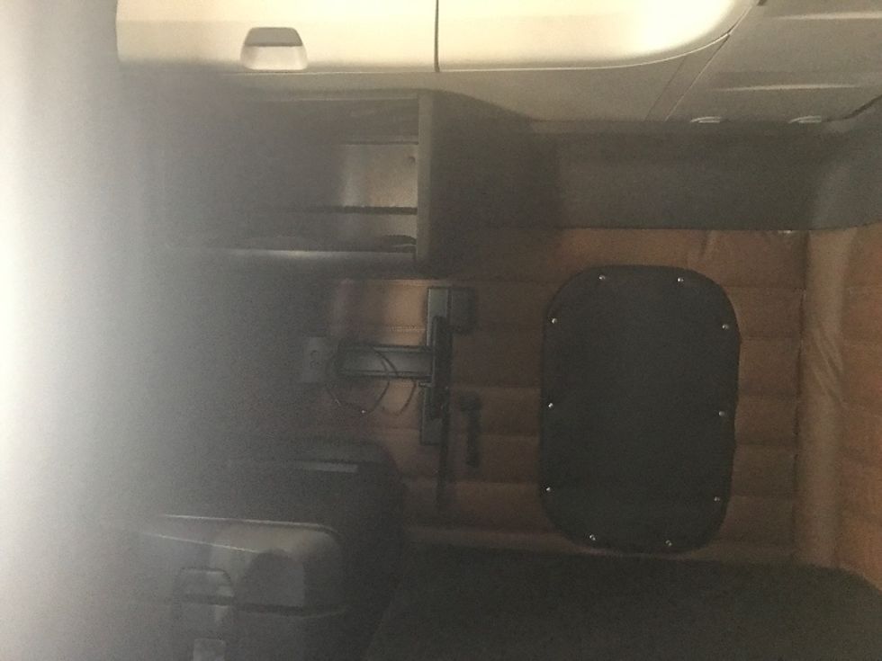 Sleeper Tractor-Heavy Duty Tractors-Freightliner-2019-T12664ST-Franklin-MA-573,191\n\t\tmiles-$ 56,000 - Image 19