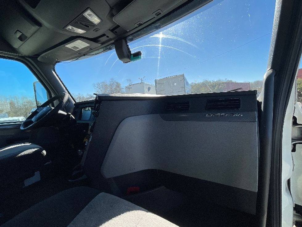 Sleeper Tractor-Heavy Duty Tractors-Freightliner-2019-T12664ST-Garden City-GA-650,705\n\t\tmiles-$ 44,000 - Image 14