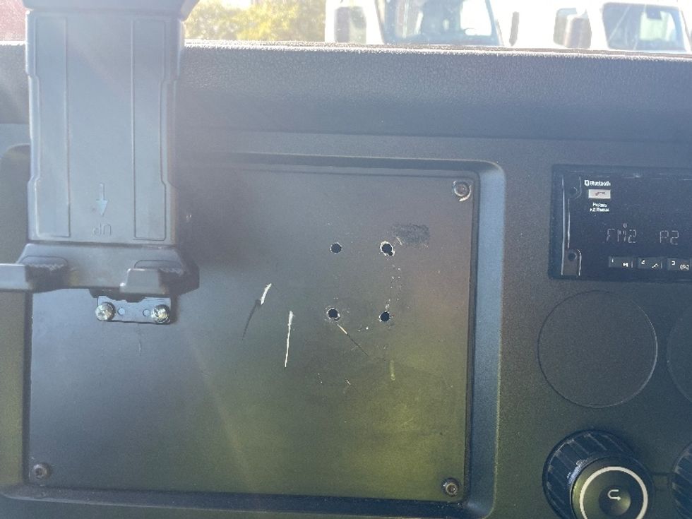 Sleeper Tractor-Heavy Duty Tractors-Freightliner-2019-T12664ST-Garden City-GA-650,705\n\t\tmiles-$ 44,000 - Image 21