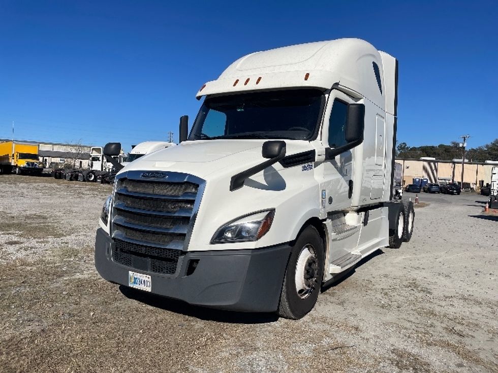 Sleeper Tractor-Heavy Duty Tractors-Freightliner-2019-T12664ST-Garden City-GA-650,705\n\t\tmiles-$ 44,000 - Image 3