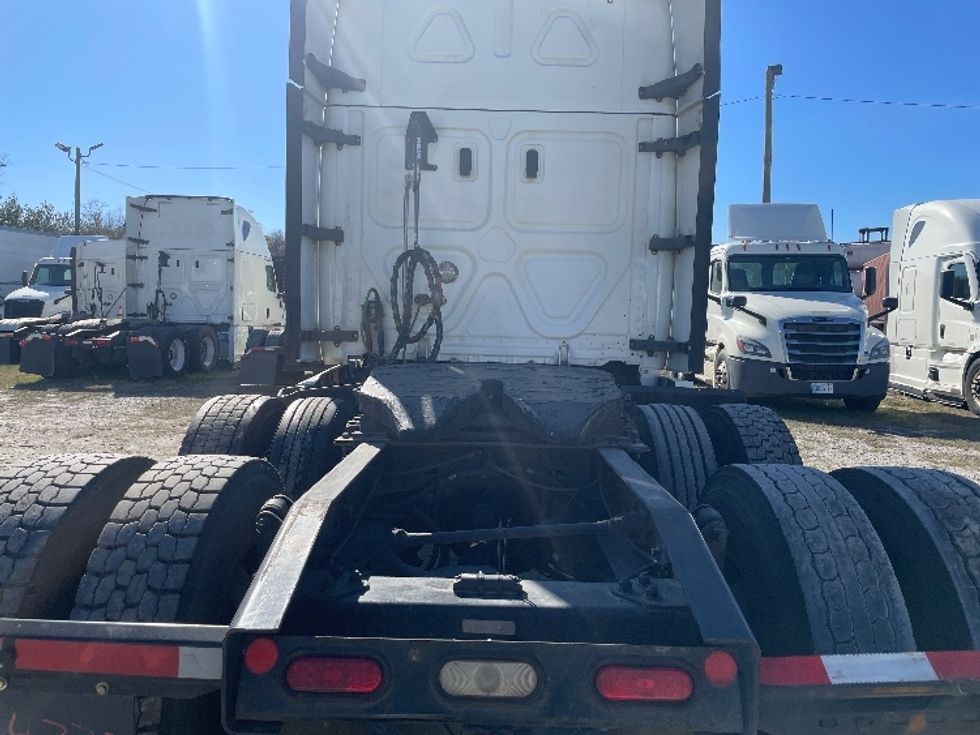 Sleeper Tractor-Heavy Duty Tractors-Freightliner-2019-T12664ST-Garden City-GA-650,705\n\t\tmiles-$ 44,000 - Image 6