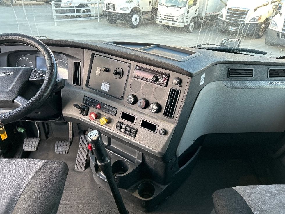 Sleeper Tractor-Heavy Duty Tractors-Freightliner-2019-T12664ST-Greeley-CO-388,642\n\t\tmiles-$ 70,250 - Image 12