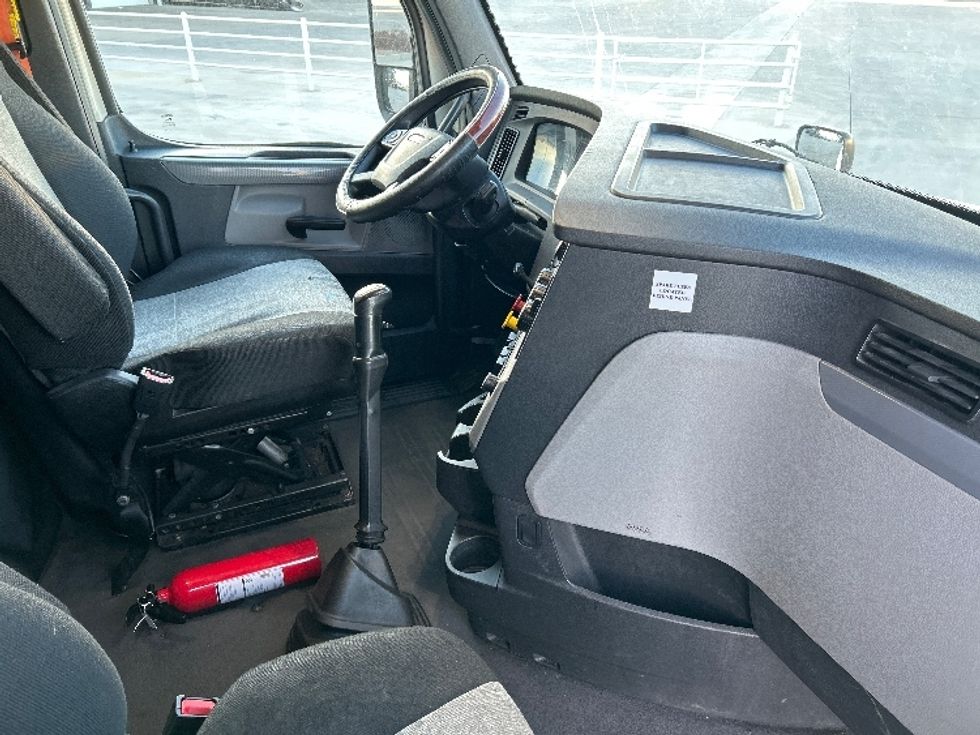 Sleeper Tractor-Heavy Duty Tractors-Freightliner-2019-T12664ST-Greeley-CO-388,642\n\t\tmiles-$ 70,250 - Image 15