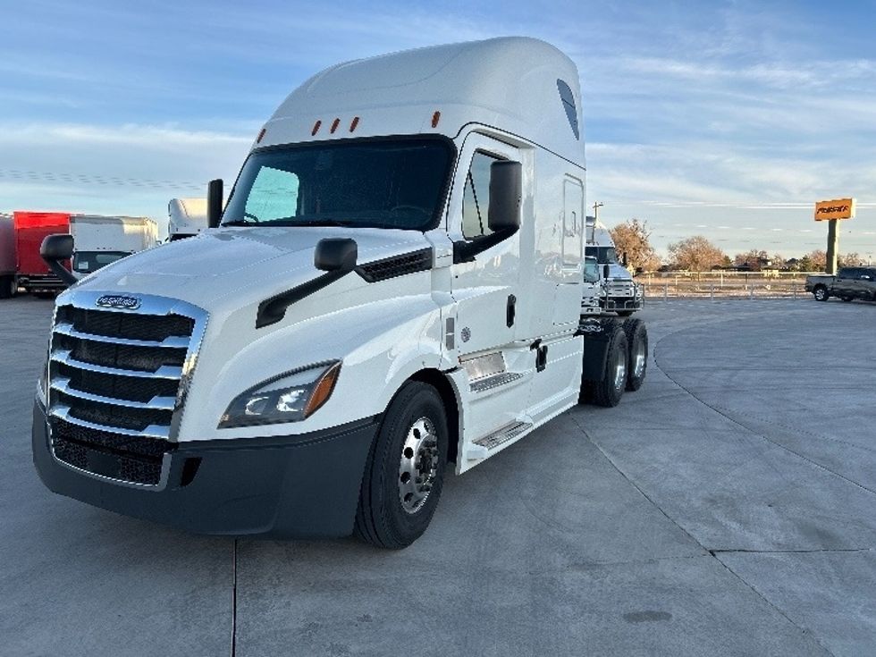 Sleeper Tractor-Heavy Duty Tractors-Freightliner-2019-T12664ST-Greeley-CO-388,642\n\t\tmiles-$ 70,250 - Image 3