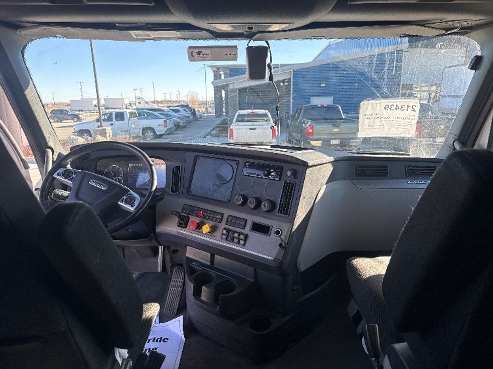 Sleeper Tractor-Heavy Duty Tractors-Freightliner-2019-T12664ST-Greeley-CO-522,748\n\t\tmiles-$ 59,000 - Image 12