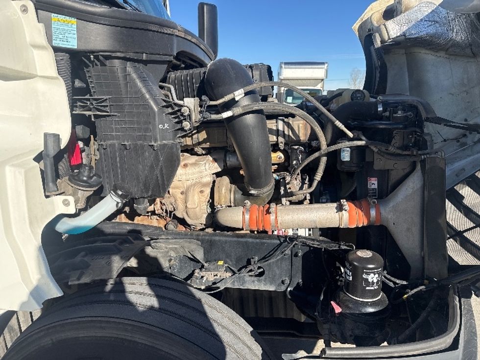 Sleeper Tractor-Heavy Duty Tractors-Freightliner-2019-T12664ST-Greeley-CO-522,748\n\t\tmiles-$ 59,000 - Image 20