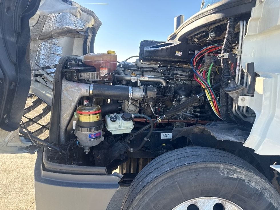 Sleeper Tractor-Heavy Duty Tractors-Freightliner-2019-T12664ST-Greeley-CO-522,748\n\t\tmiles-$ 59,000 - Image 21