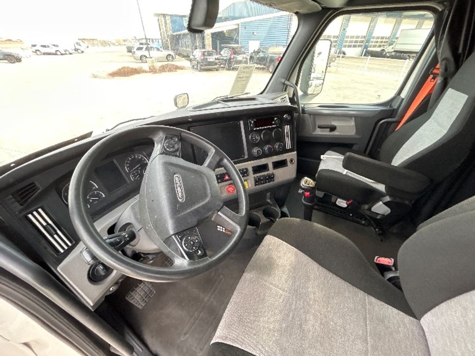 Sleeper Tractor-Heavy Duty Tractors-Freightliner-2019-T12664ST-Greeley-CO-523,297\n\t\tmiles-$ 59,250 - Image 10