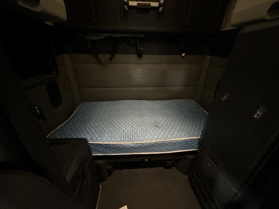 Sleeper Tractor-Heavy Duty Tractors-Freightliner-2019-T12664ST-Greeley-CO-523,297\n\t\tmiles-$ 59,250 - Image 16