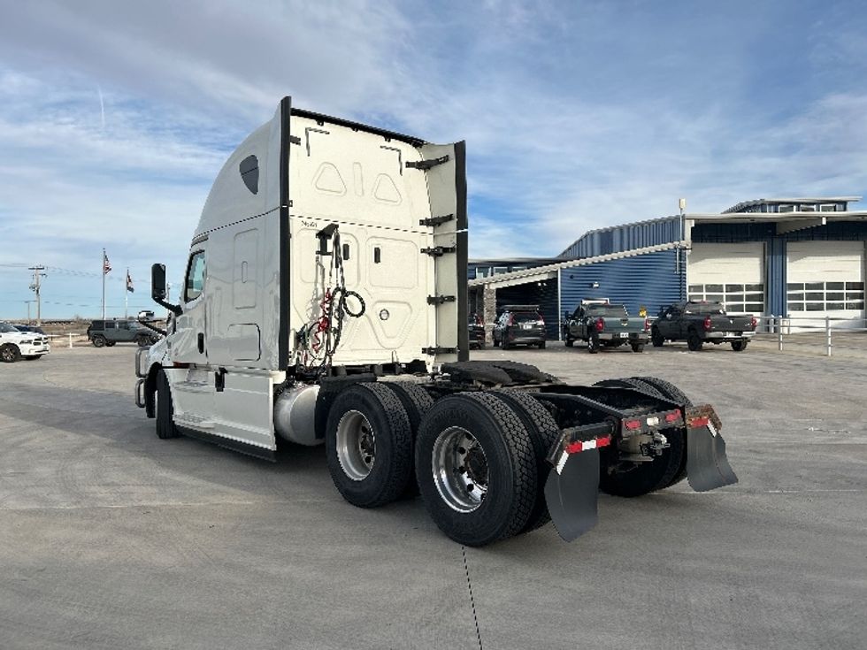 Sleeper Tractor-Heavy Duty Tractors-Freightliner-2019-T12664ST-Greeley-CO-523,297\n\t\tmiles-$ 59,250 - Image 5