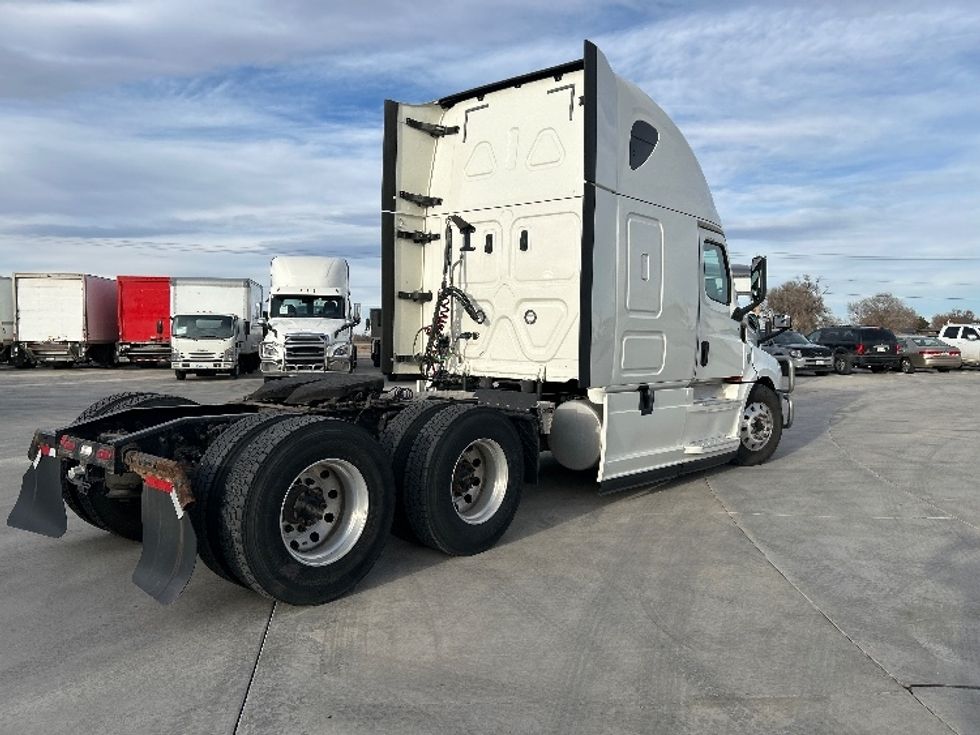 Sleeper Tractor-Heavy Duty Tractors-Freightliner-2019-T12664ST-Greeley-CO-523,297\n\t\tmiles-$ 59,250 - Image 7