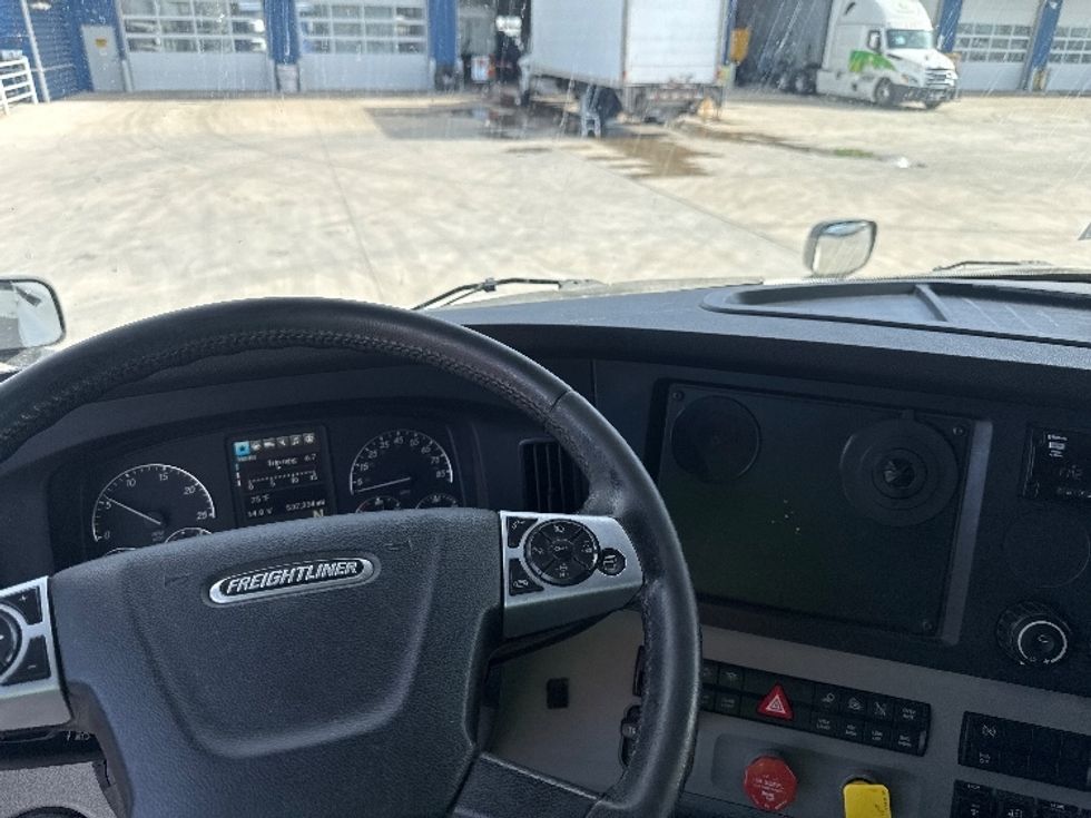 Sleeper Tractor-Heavy Duty Tractors-Freightliner-2019-T12664ST-Greeley-CO-537,334\n\t\tmiles-$ 61,750 - Image 11