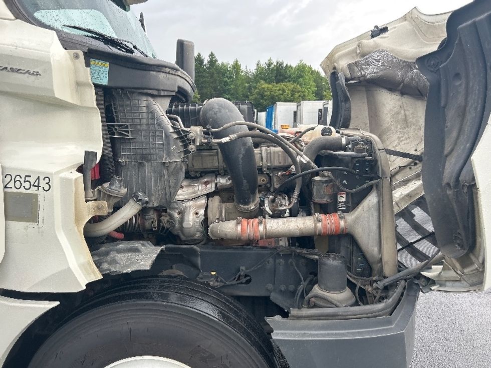 Sleeper Tractor-Heavy Duty Tractors-Freightliner-2019-T12664ST-Greensboro-NC-631,160\n\t\tmiles-$ 54,500 - Image 20