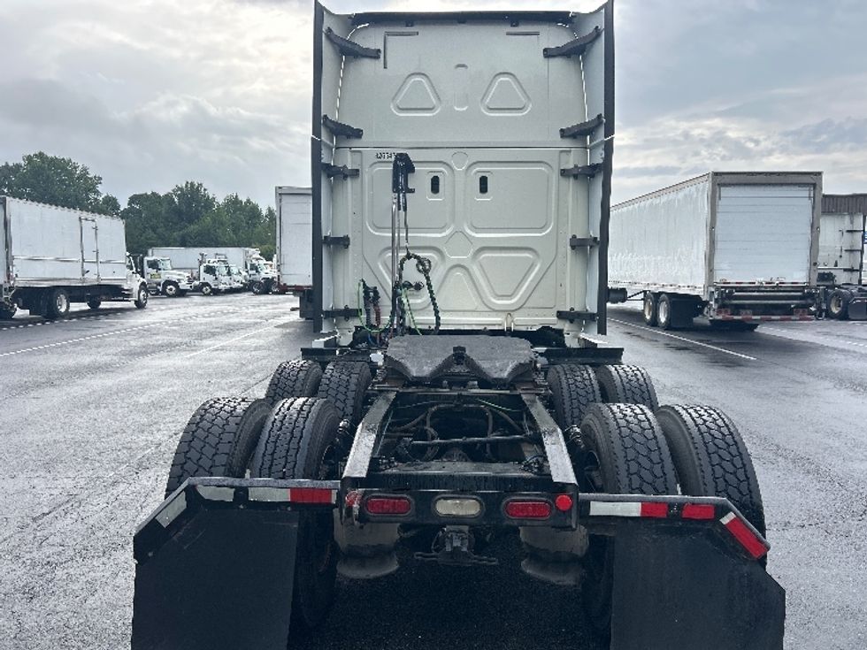 Sleeper Tractor-Heavy Duty Tractors-Freightliner-2019-T12664ST-Greensboro-NC-631,160\n\t\tmiles-$ 54,500 - Image 6