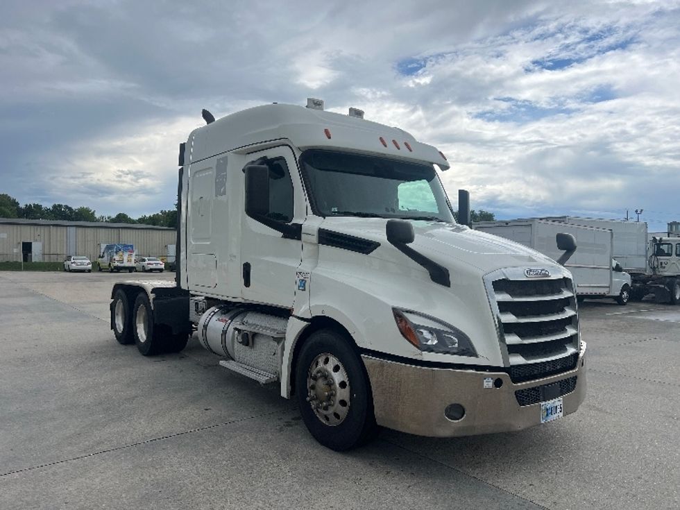 Sleeper Tractor-Heavy Duty Tractors-Freightliner-2019-T12664ST-Hammond-LA-271,550\n\t\tmiles-$ 76,500 - Image 1