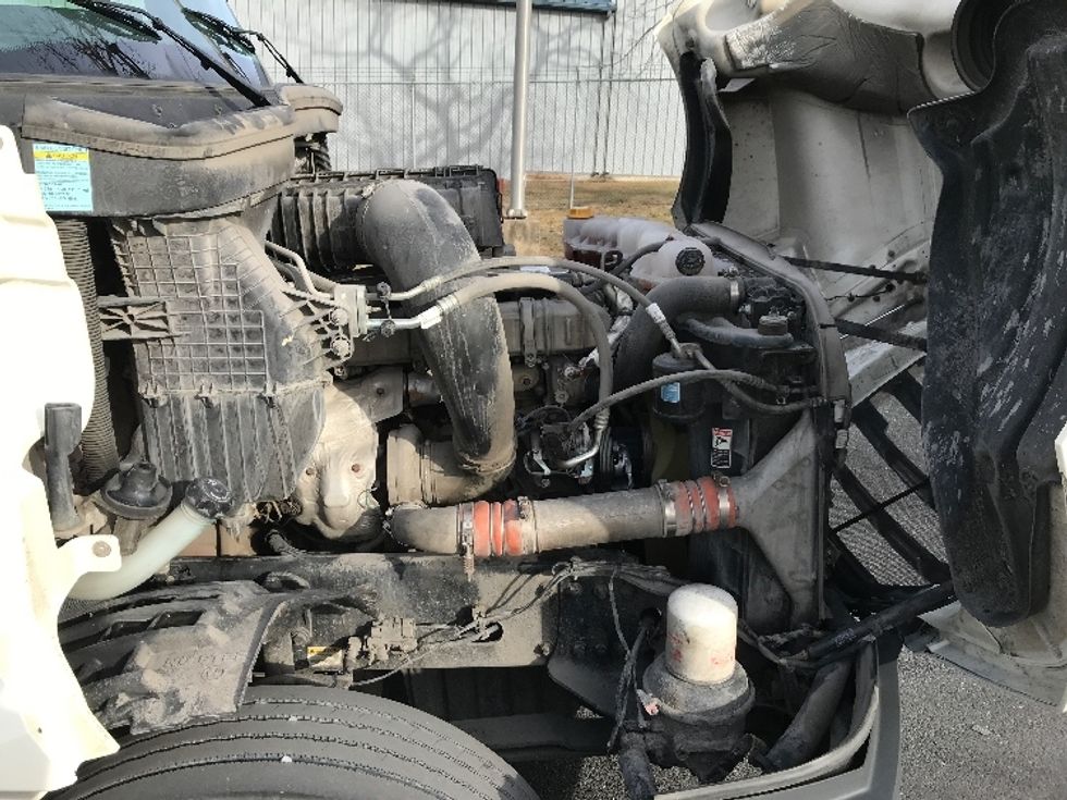 Sleeper Tractor-Heavy Duty Tractors-Freightliner-2019-T12664ST-Harrisonburg-VA-457,978\n\t\tmiles-$ 55,500 - Image 19