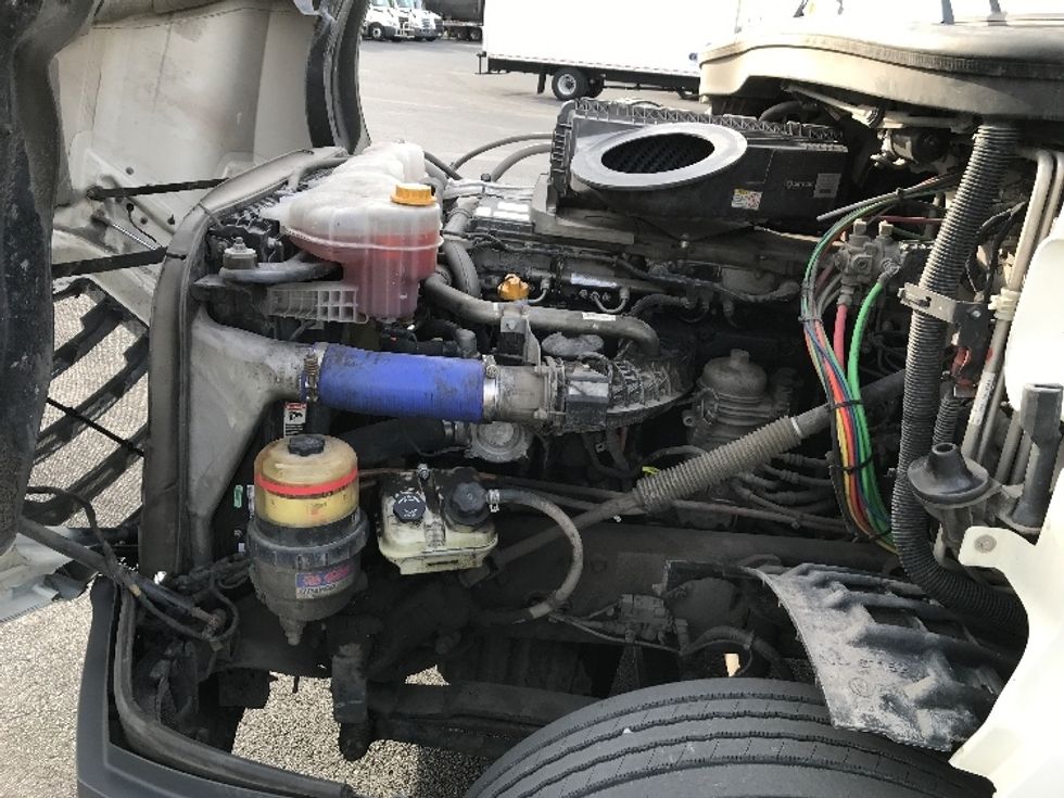 Sleeper Tractor-Heavy Duty Tractors-Freightliner-2019-T12664ST-Harrisonburg-VA-457,978\n\t\tmiles-$ 55,500 - Image 20