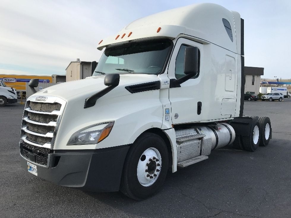 Sleeper Tractor-Heavy Duty Tractors-Freightliner-2019-T12664ST-Harrisonburg-VA-457,978\n\t\tmiles-$ 55,500 - Image 3