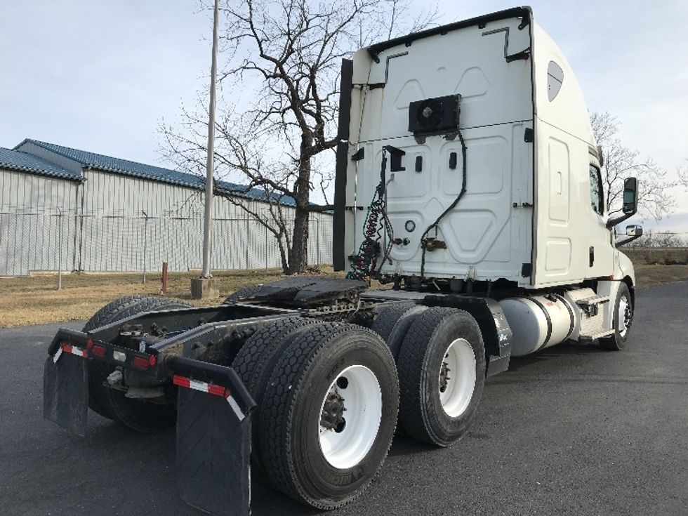 Sleeper Tractor-Heavy Duty Tractors-Freightliner-2019-T12664ST-Harrisonburg-VA-457,978\n\t\tmiles-$ 55,500 - Image 7