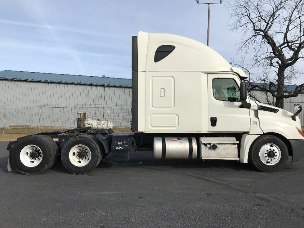Sleeper Tractor-Heavy Duty Tractors-Freightliner-2019-T12664ST-Harrisonburg-VA-457,978\n\t\tmiles-$ 55,500 - Image 8