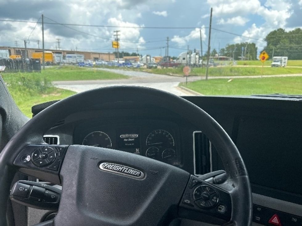 Sleeper Tractor-Heavy Duty Tractors-Freightliner-2019-T12664ST-Hattiesburg-MS-701,552\n\t\tmiles-$ 49,000 - Image 11