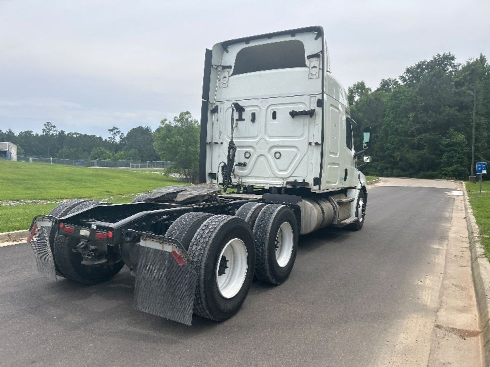 Sleeper Tractor-Heavy Duty Tractors-Freightliner-2019-T12664ST-Hattiesburg-MS-788,952\n\t\tmiles-$ 43,500 - Image 7