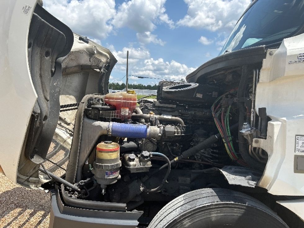 Sleeper Tractor-Heavy Duty Tractors-Freightliner-2019-T12664ST-Hattiesburg-MS-805,368\n\t\tmiles-$ 42,500 - Image 21