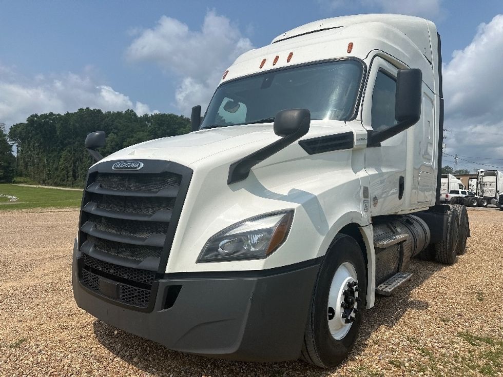 2019 Freightliner T12664ST Sleeper Tractor