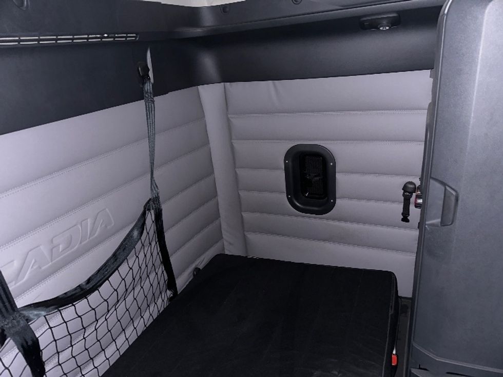 2019 Freightliner T12664ST Sleeper Tractor