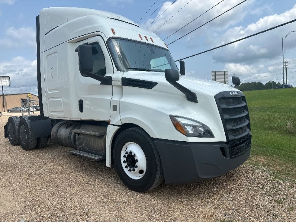 2019 Freightliner T12664ST Sleeper Tractor