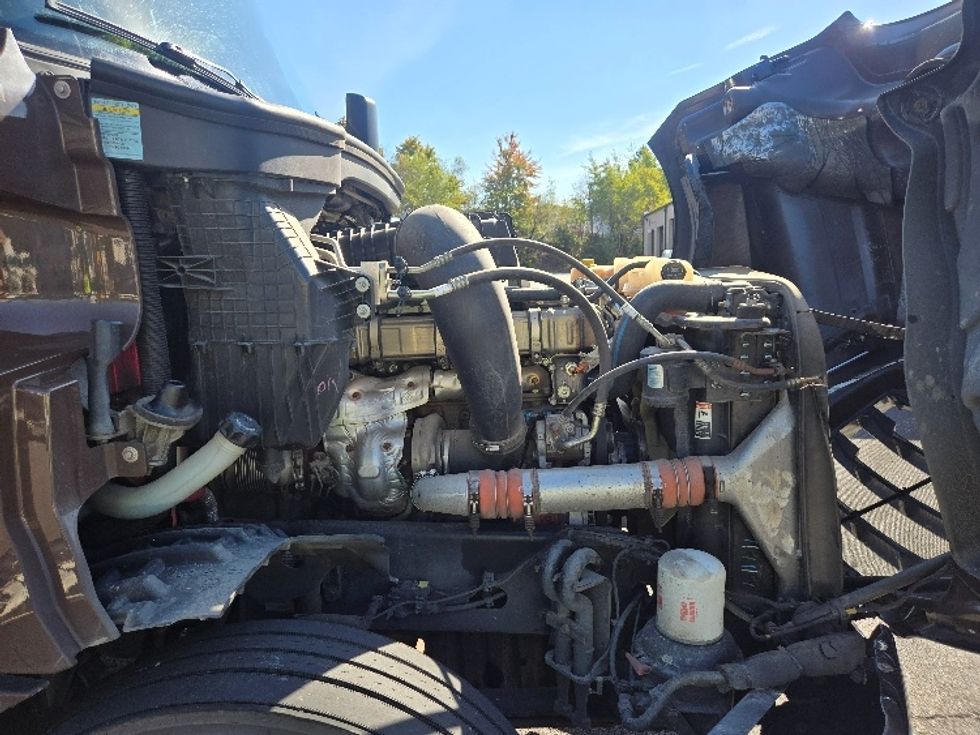 Sleeper Tractor-Heavy Duty Tractors-Freightliner-2019-T12664ST-Hazleton-PA-403,391\n\t\tmiles-$ 64,000 - Image 20