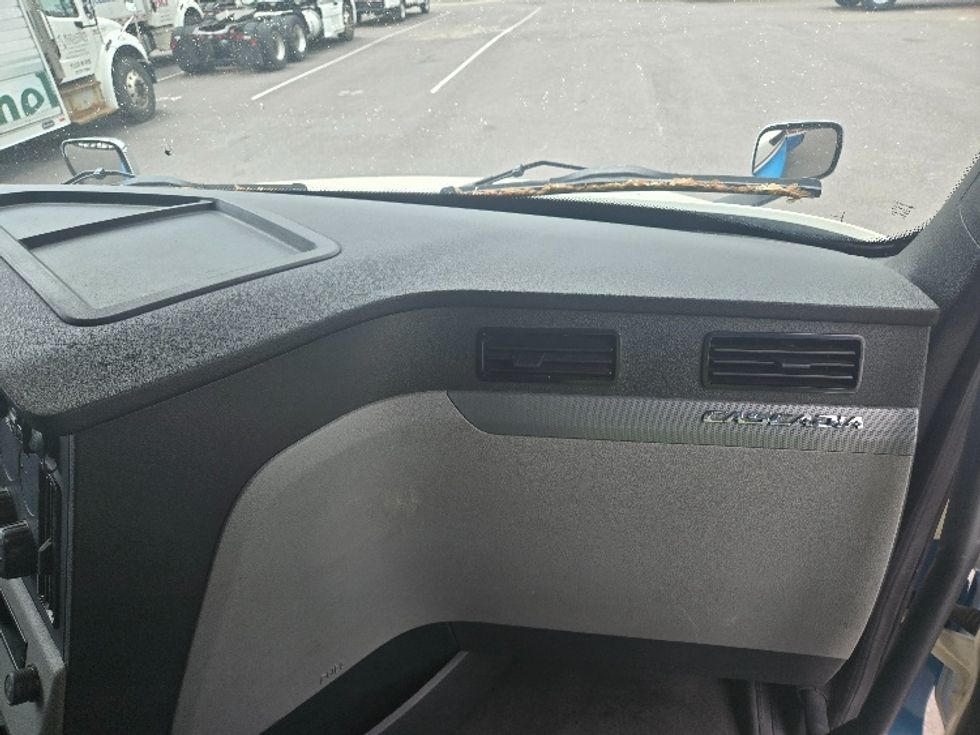 Sleeper Tractor-Heavy Duty Tractors-Freightliner-2019-T12664ST-Hazleton-PA-488,882\n\t\tmiles-$ 56,250 - Image 14