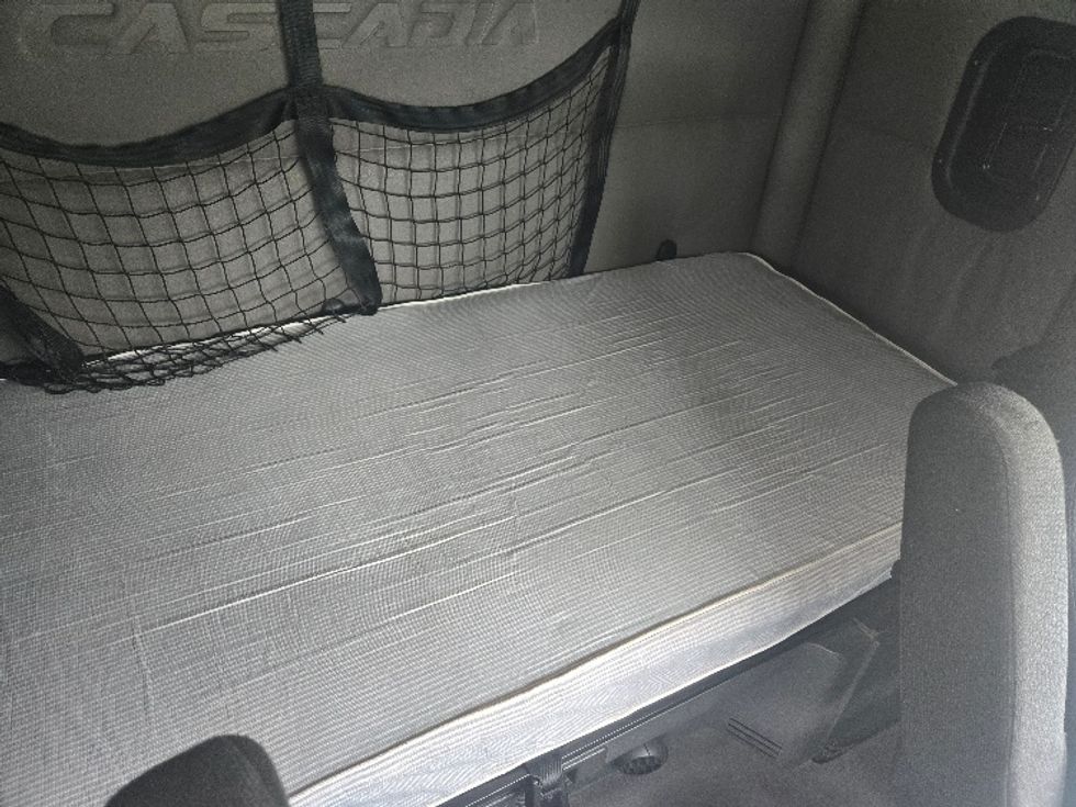 Sleeper Tractor-Heavy Duty Tractors-Freightliner-2019-T12664ST-Hazleton-PA-488,882\n\t\tmiles-$ 56,250 - Image 17