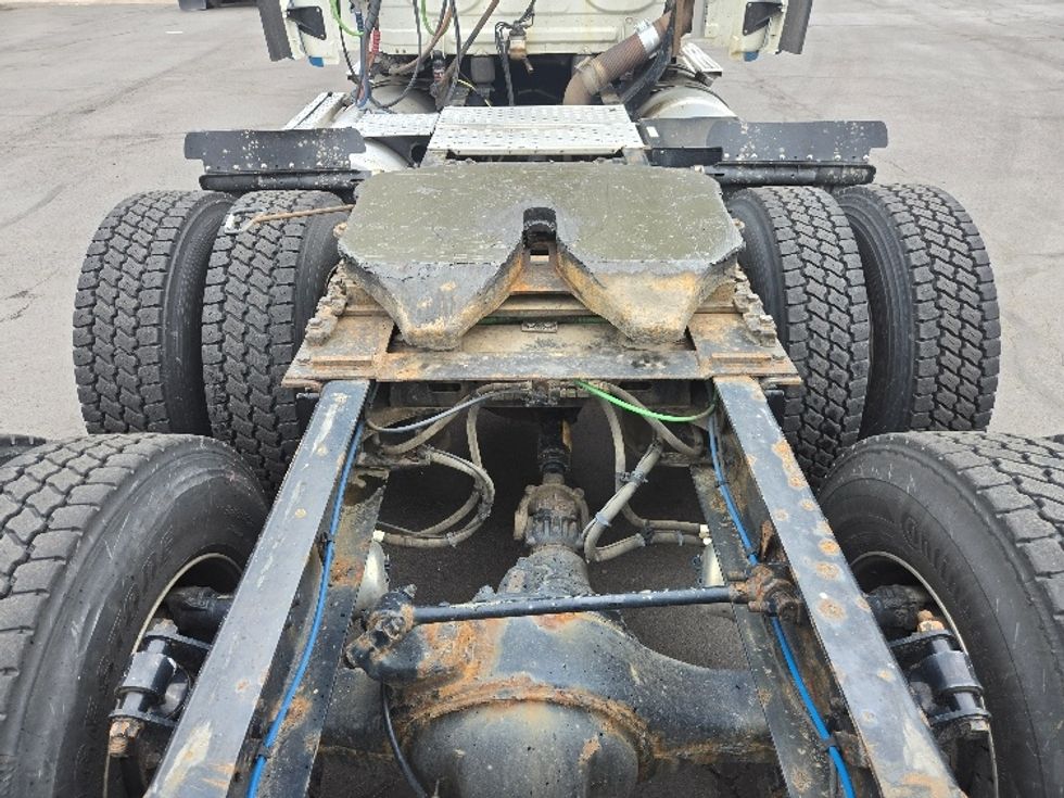 Sleeper Tractor-Heavy Duty Tractors-Freightliner-2019-T12664ST-Hazleton-PA-615,185\n\t\tmiles-$ 44,750 - Image 6