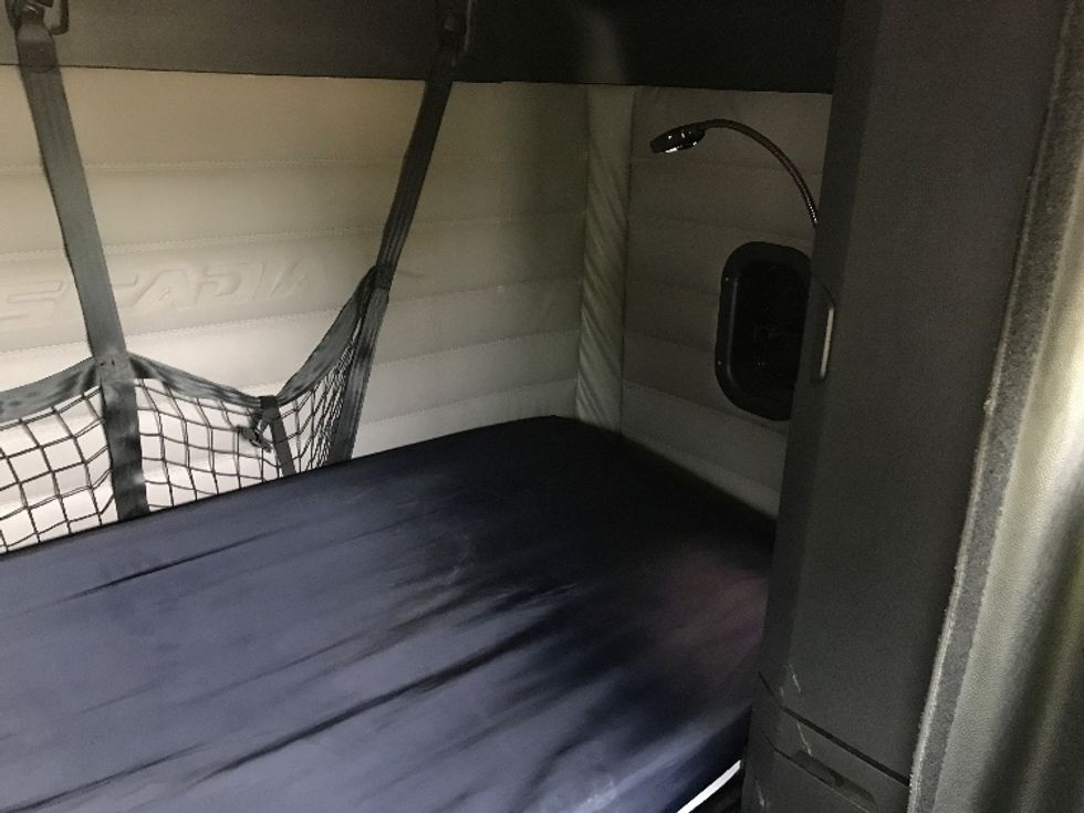 Sleeper Tractor-Heavy Duty Tractors-Freightliner-2019-T12664ST-Houston-TX-309,228\n\t\tmiles-$ 74,250 - Image 17