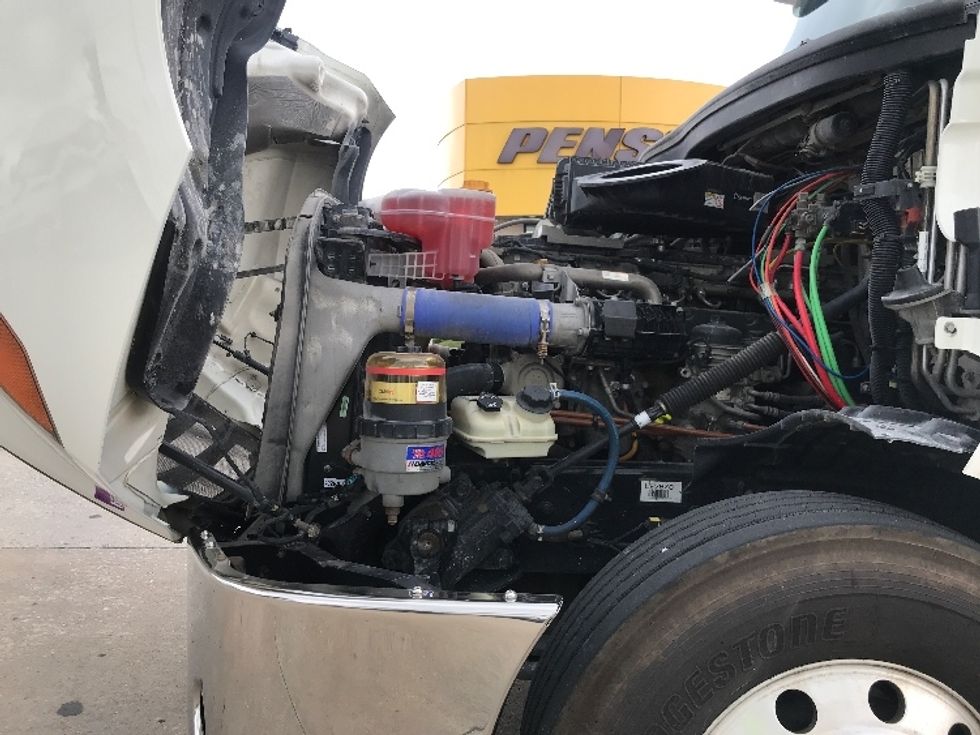 Sleeper Tractor-Heavy Duty Tractors-Freightliner-2019-T12664ST-Houston-TX-332,786\n\t\tmiles-$ 73,000 - Image 21