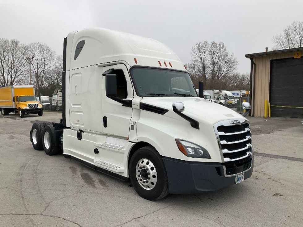 2019 Freightliner T12664ST Sleeper Tractor