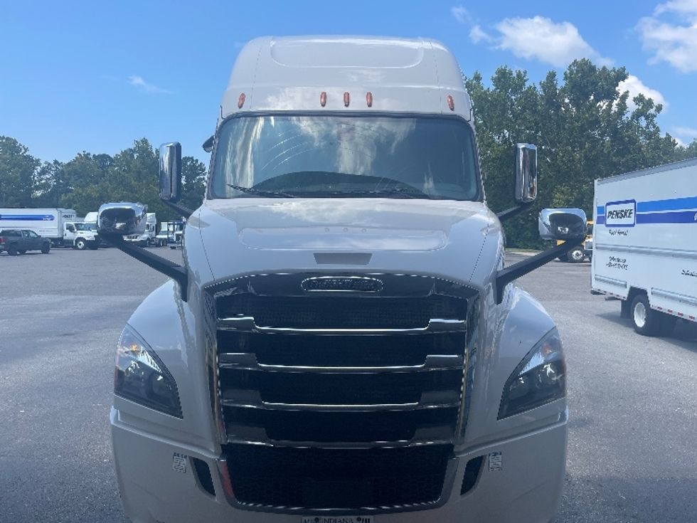 Sleeper Tractor-Heavy Duty Tractors-Freightliner-2019-T12664ST-Jacksonville-FL-481,480\n\t\tmiles-$ 60,500 - Image 2