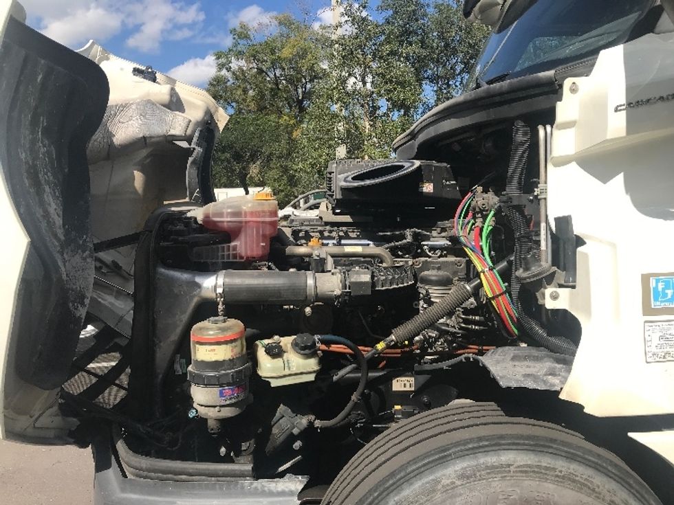 Sleeper Tractor-Heavy Duty Tractors-Freightliner-2019-T12664ST-Jacksonville-FL-487,517\n\t\tmiles-$ 58,500 - Image 21