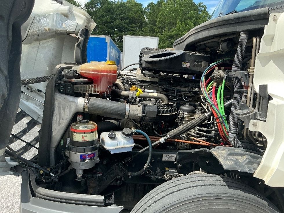 Sleeper Tractor-Heavy Duty Tractors-Freightliner-2019-T12664ST-Jonesboro-GA-693,858\n\t\tmiles-$ 49,750 - Image 20