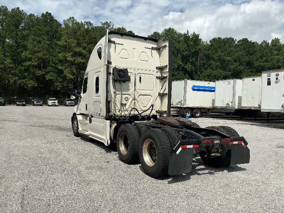 Sleeper Tractor-Heavy Duty Tractors-Freightliner-2019-T12664ST-Jonesboro-GA-693,858\n\t\tmiles-$ 49,750 - Image 5