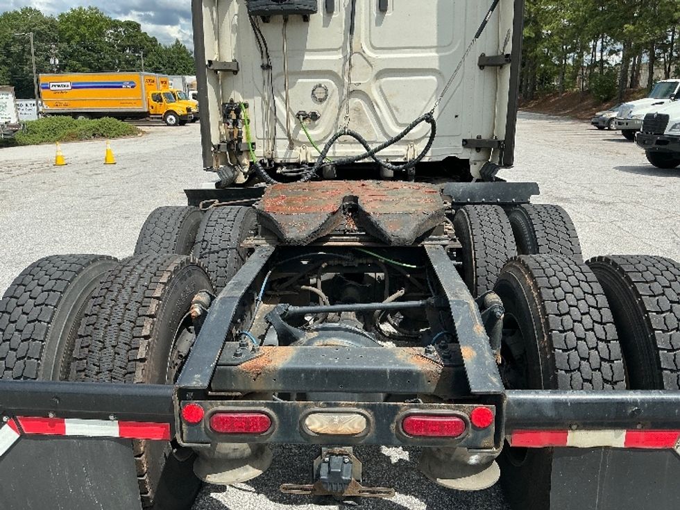 Sleeper Tractor-Heavy Duty Tractors-Freightliner-2019-T12664ST-Jonesboro-GA-693,858\n\t\tmiles-$ 49,750 - Image 6