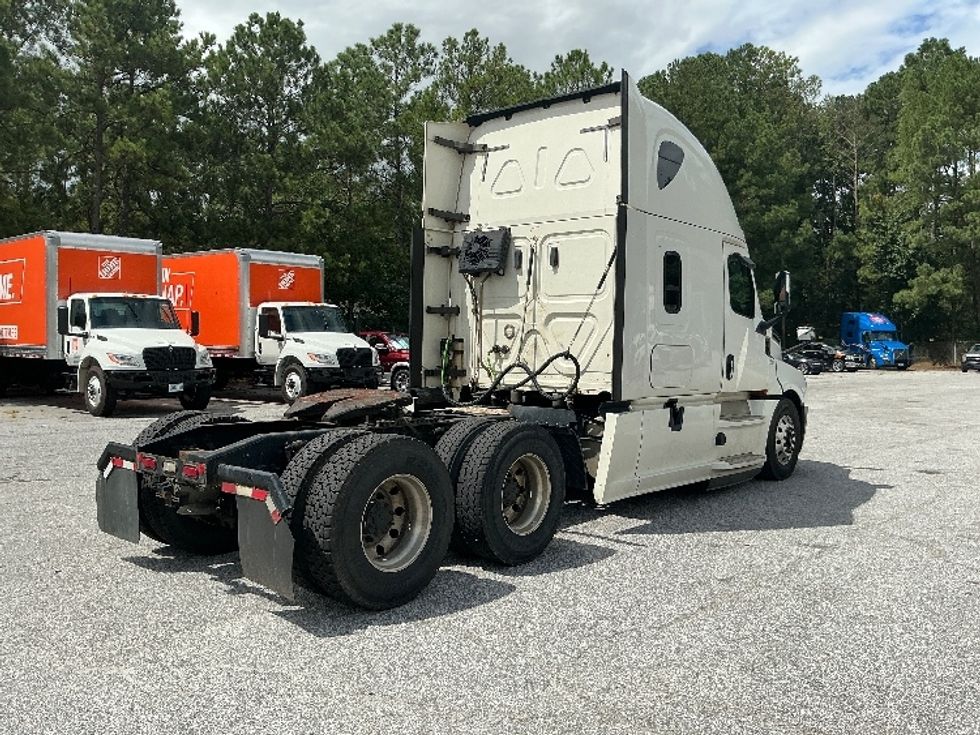 Sleeper Tractor-Heavy Duty Tractors-Freightliner-2019-T12664ST-Jonesboro-GA-693,858\n\t\tmiles-$ 49,750 - Image 7