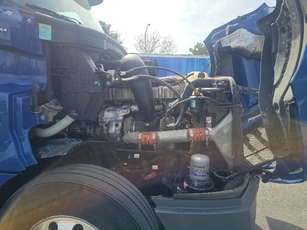 Sleeper Tractor-Heavy Duty Tractors-Freightliner-2019-T12664ST-Kansas City-MO-489,890\n\t\tmiles-$ 52,000 - Image 20