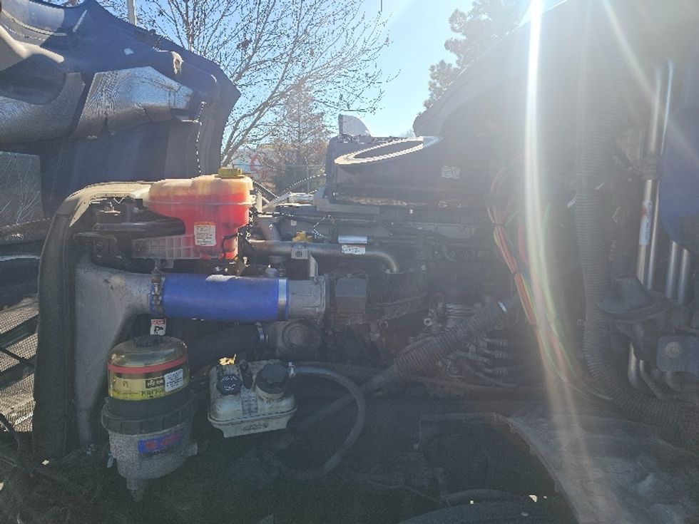 Sleeper Tractor-Heavy Duty Tractors-Freightliner-2019-T12664ST-Kansas City-MO-499,926\n\t\tmiles-$ 51,500 - Image 20