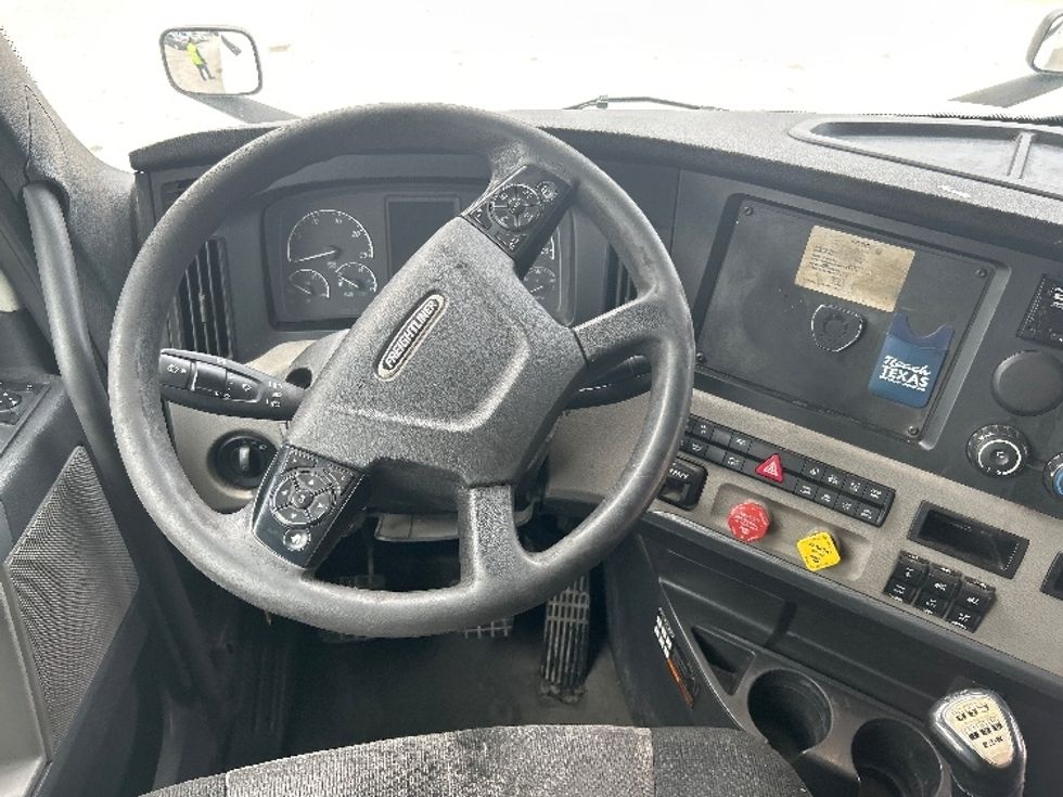 Sleeper Tractor-Heavy Duty Tractors-Freightliner-2019-T12664ST-Katy-TX-532,886\n\t\tmiles-$ 52,500 - Image 11